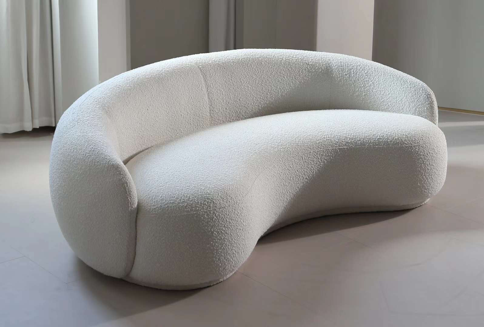 White Curved Sofa – Sculptural Upholstered Arc Couch for Contemporary Living Rooms White Boucle in stock (WT-TEDDY AP)