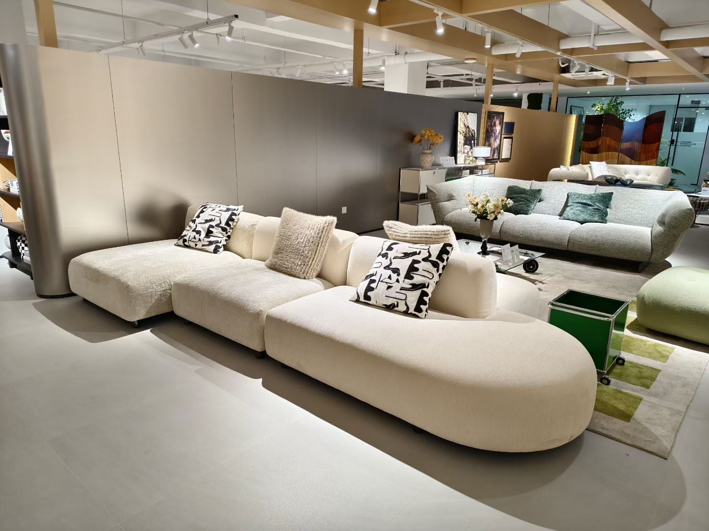 Extra Large Luxury Curved Corner Sofas for Spacious Living Rooms